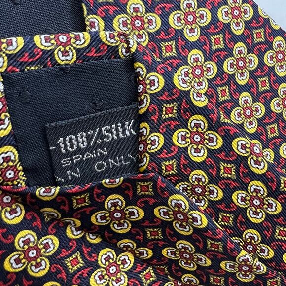 Barneys New York Silk Tie Men Red Yellow Geo Floral Necktie Formal Spain Classic - Picture 6 of 6